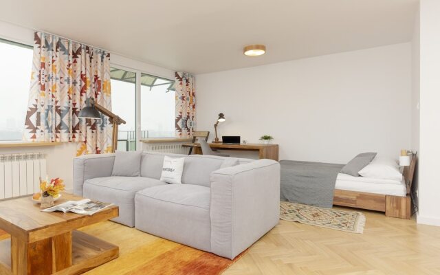15th Floor Studio in Warsaw by Renters