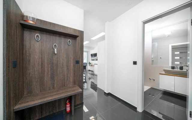 Alexandra Apartments