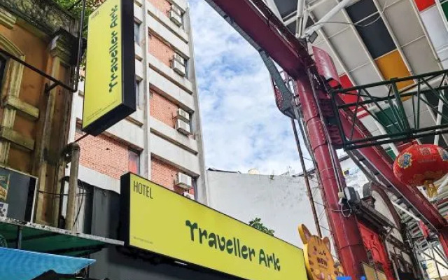 Traveller Ark Hotel & Bunks