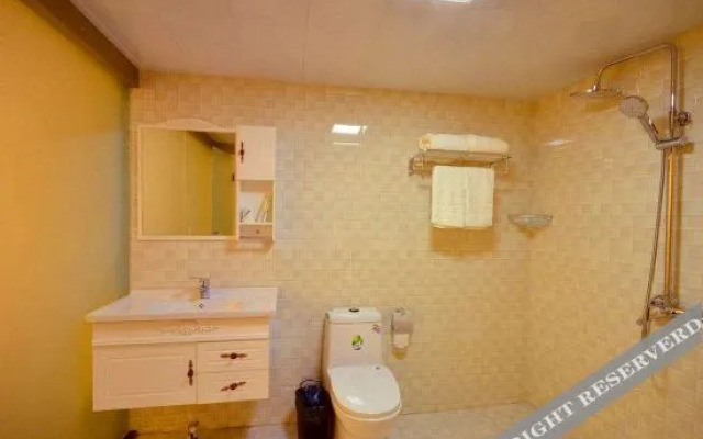 Haotianlai Chain Hotel (Wuhan Sports Center)
