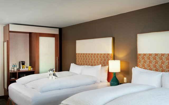 Staypineapple, University Inn, University District Seattle