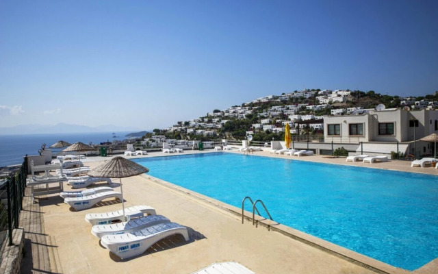 Comfy Villa With Shared Pool and Terrace in Bodrum