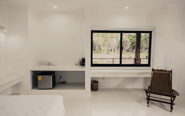 Royal Palm Bacalar Cabañas & Lagoon Club
