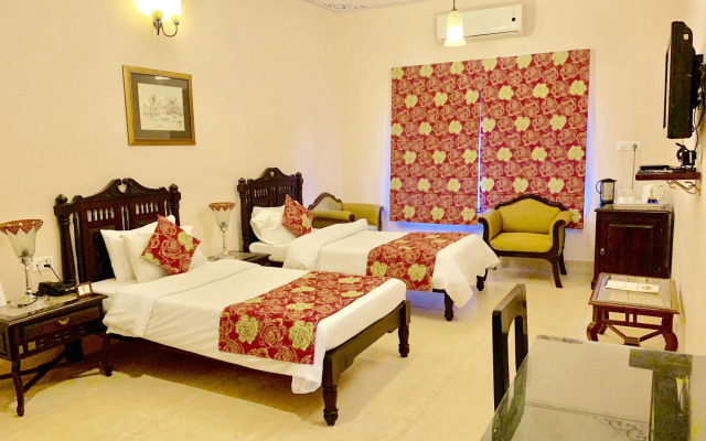 Suryaa Villa - A City Centre Hotel