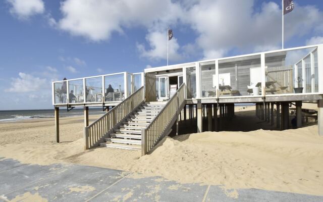 Holdiay Home in Den Helder with private terrace and garden