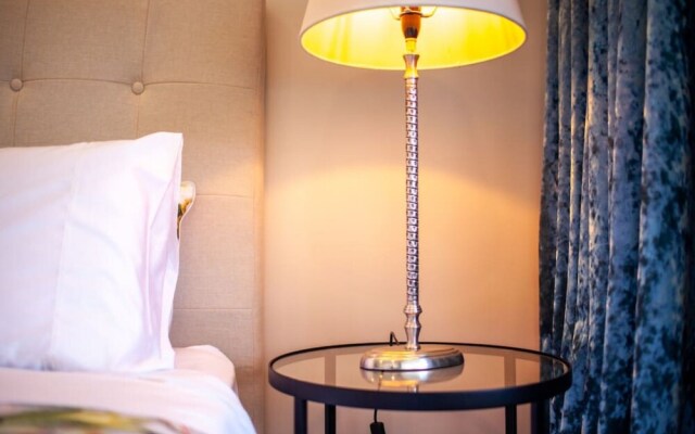 Sunny & Spacious Character Villa