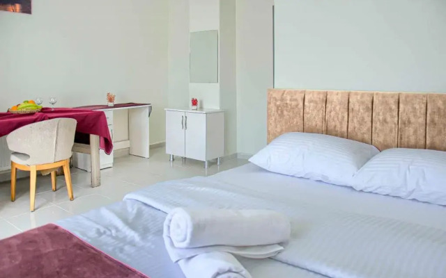 Yeniciftlik Otel