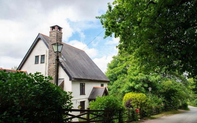 Charming Guest House in Cornish Countryside