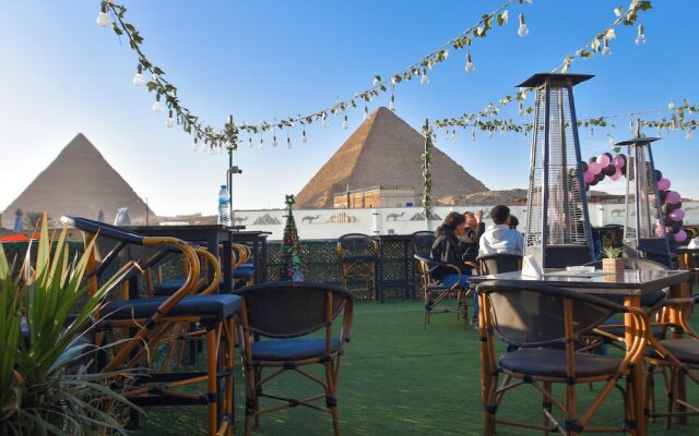 Pyramids paradise hotel