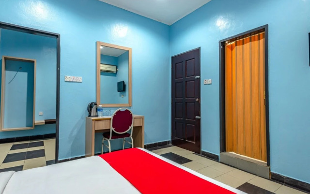 Mostyn Hotel by Oyo Rooms