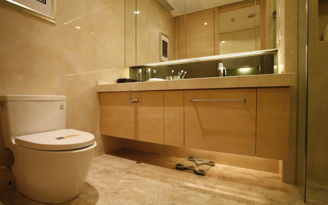 eStay Residence Poly World Trading Center