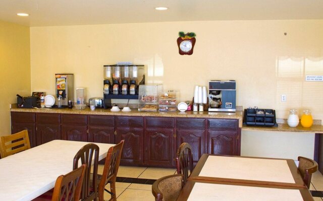 Deluxe Inn & Suites
