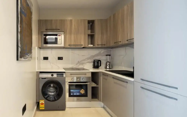 Belfast studio-Blue Waters Property.