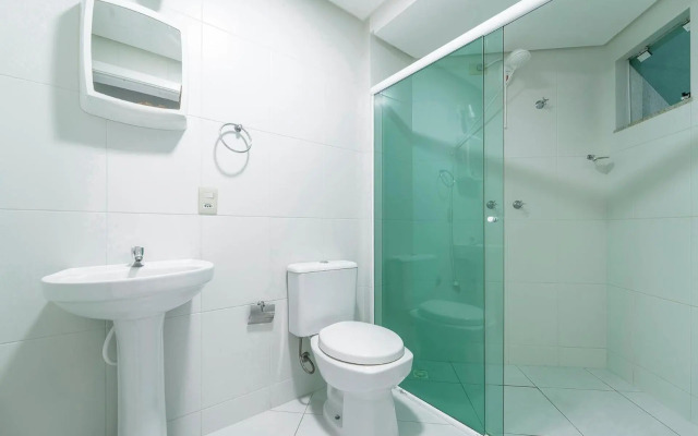 Apartamento 2 dormitórios no centro de Bombinhas