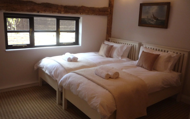 Creeksea Place Barns