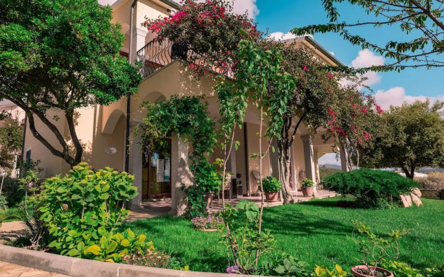 The Fantastic Residenza Badus Studio M2 - Sleeps 2 Persons