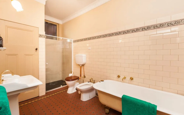 MADELINE, 1BDR Fitzroy Apartment