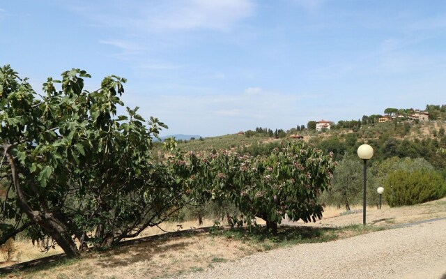 Cozy Holiday Home in Tuscany With Swimming Pool