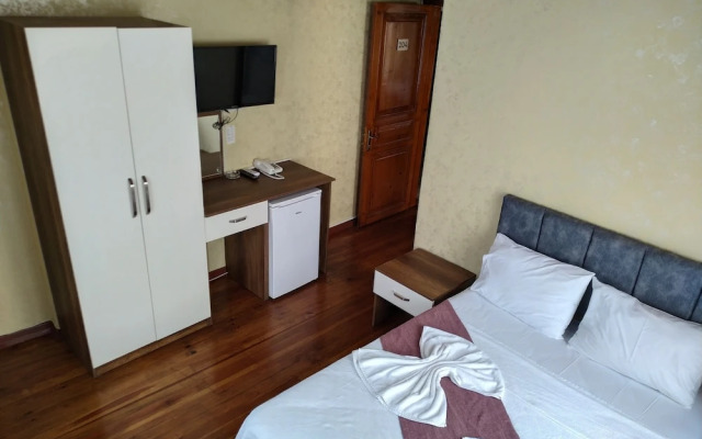 Lorin Otel