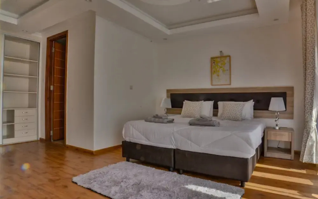 Edmor Residences - Riverside