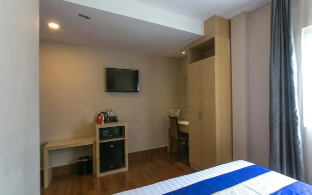 OYO 254 Metro Hotel