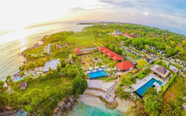 Dini DNusa Lembongan