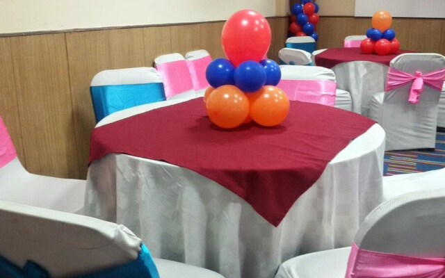 Karon Hotel - Lajpat Nagar