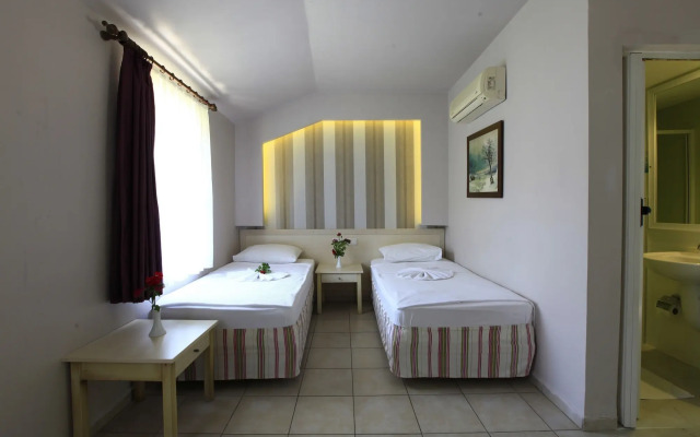 Leda Beach Hotel