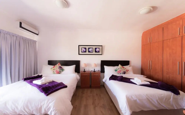 Nama White Guest House