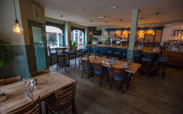 Hotel Café Restaurant t Raedhûs