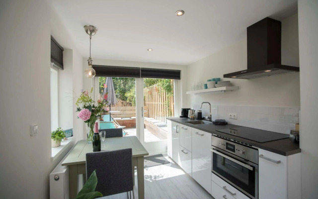 The Bond Studio FREE PARKING