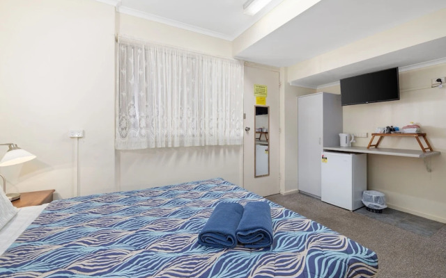 Lincoln Navigators Motel & Restaurant