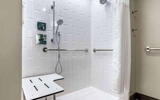 Cambria Hotel Orlando Airport