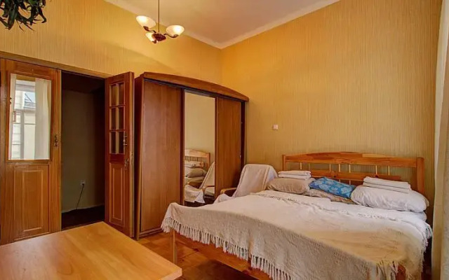 Guest House Opera