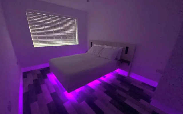 Stunning Truro 1-bed - Sleeps 2 & Parking