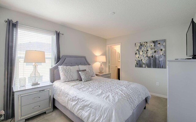 5137 Compass Bay