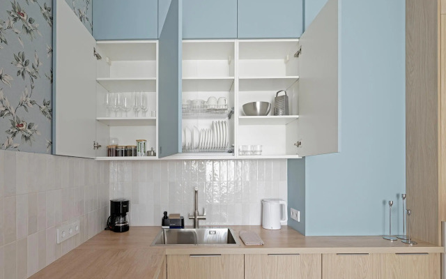 С.утками на улице Благодатной