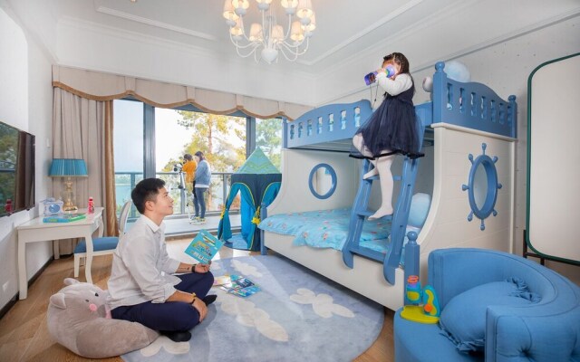 Bright QiandaoLake Resort