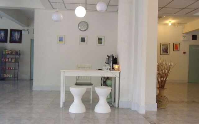 Albatross Guesthouse @ Thungwualaen Beach