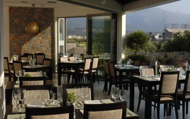 Angela Suites Boutique Hotel