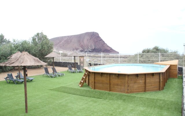 Eco-wooden Houses Camping Montaña Roja