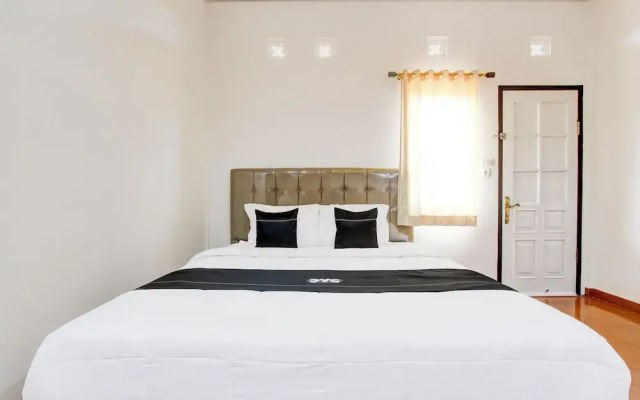 Capital O 93994 Dalem Kamulyan Syariah Guest House