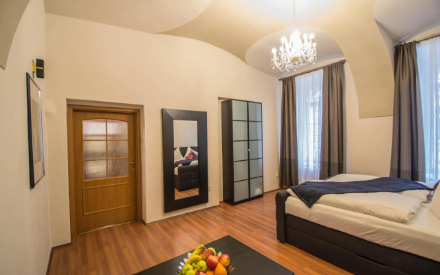 4Bdr Historical Spirit Apt By Ruterra