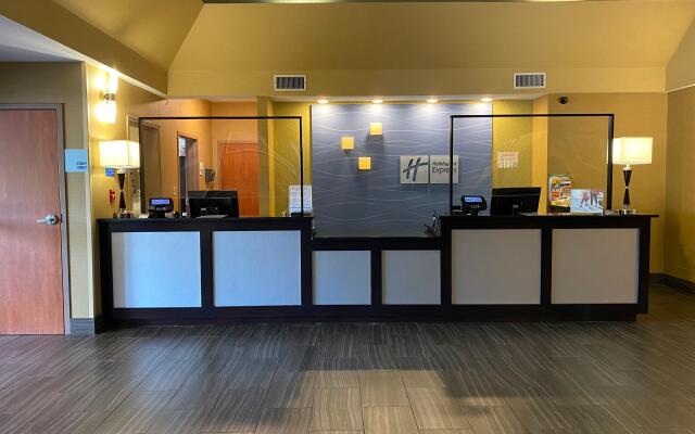 Holiday Inn Express Hotel & Suites Edmond by IHG