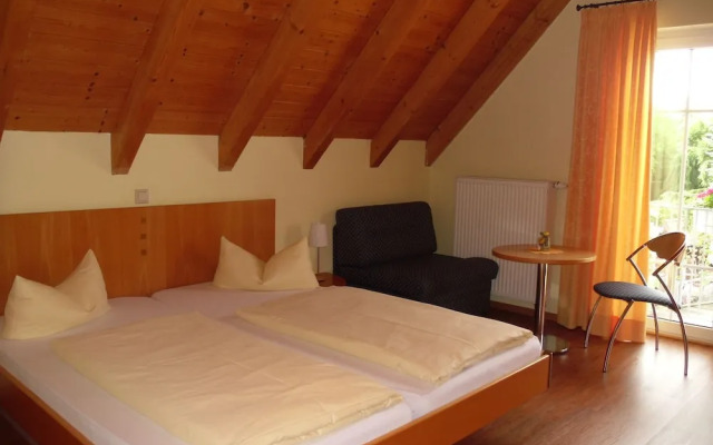 Hotel & Gästehaus Im Ziegelweg garni