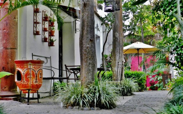 Hotel Rosa Morada