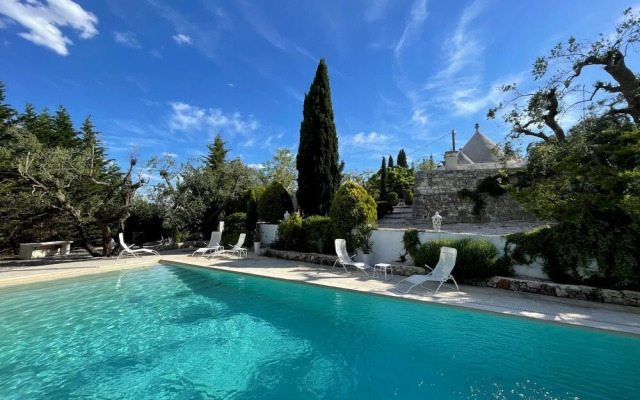 Trullo e Lamie Fiabeschi con Piscina Privata