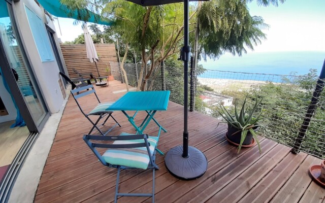 Bungalow with One Bedroom in Saint-Leu, with Wonderful Sea View, Shared Pool, Enclosed Garden - 7 Km From the Beach