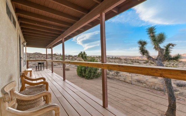 High View Haven - Hot Tub, Fire Pit & Bbq In Joshua Tree! 4 Bedroom Home by RedAwning