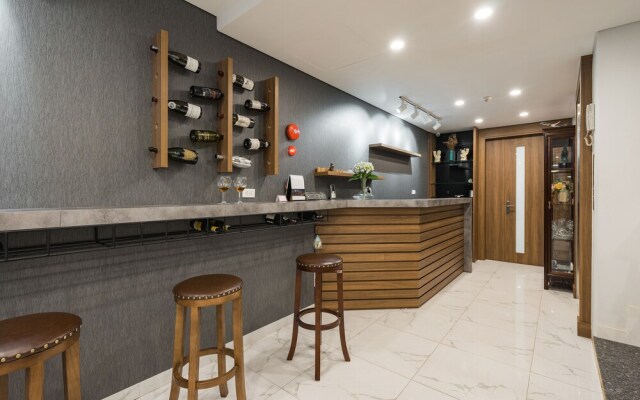 Narcissus Apartment